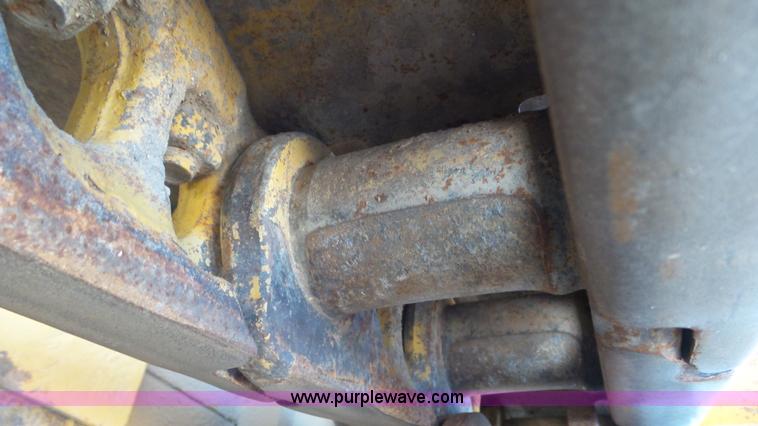 image for item L2199 1971 Caterpillar D7F pipelayer