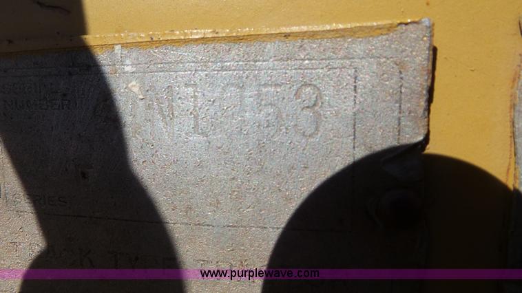 image for item L2199 1971 Caterpillar D7F pipelayer