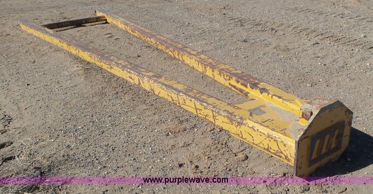 image for item L2199 1971 Caterpillar D7F pipelayer