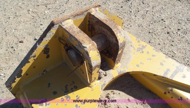 image for item L2199 1971 Caterpillar D7F pipelayer