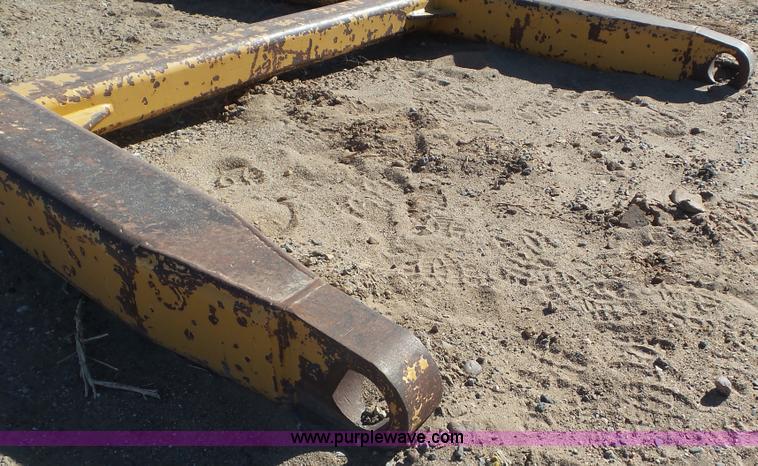 image for item L2199 1971 Caterpillar D7F pipelayer