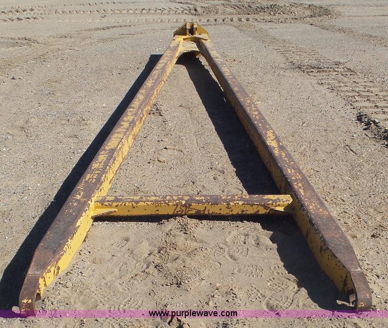 image for item L2199 1971 Caterpillar D7F pipelayer