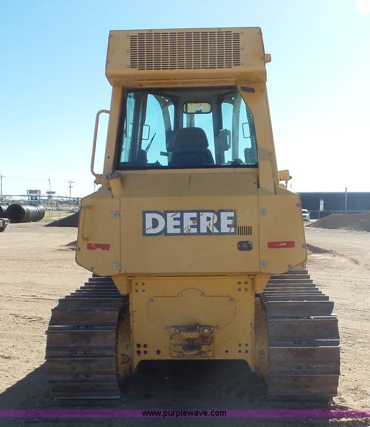 image for item L2200 2005 John Deere 700H XLT dozer