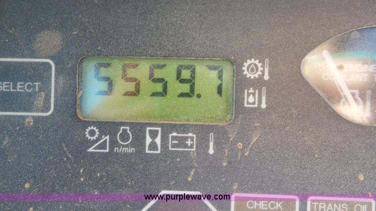 image for item L2200 2005 John Deere 700H XLT dozer