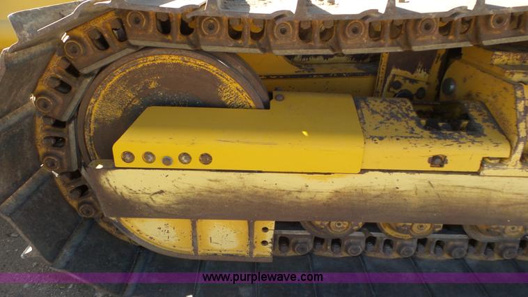 image for item L2200 2005 John Deere 700H XLT dozer