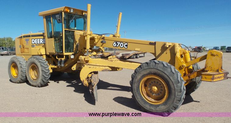 image for item L2201 1998 John Deere 670C motor grader