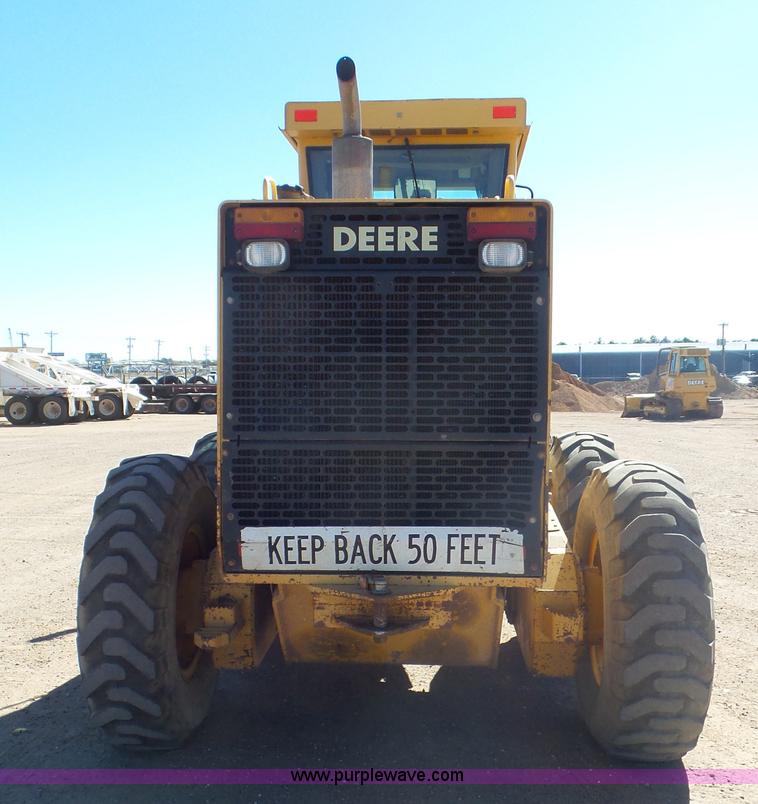 image for item L2201 1998 John Deere 670C motor grader