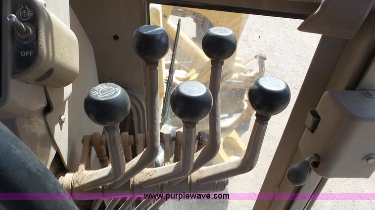 image for item L2201 1998 John Deere 670C motor grader