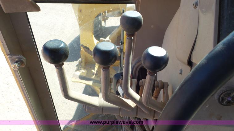 image for item L2201 1998 John Deere 670C motor grader