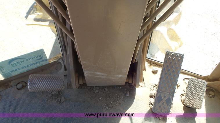 image for item L2201 1998 John Deere 670C motor grader