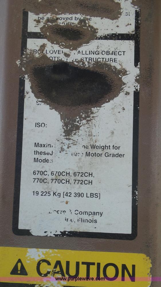 image for item L2201 1998 John Deere 670C motor grader