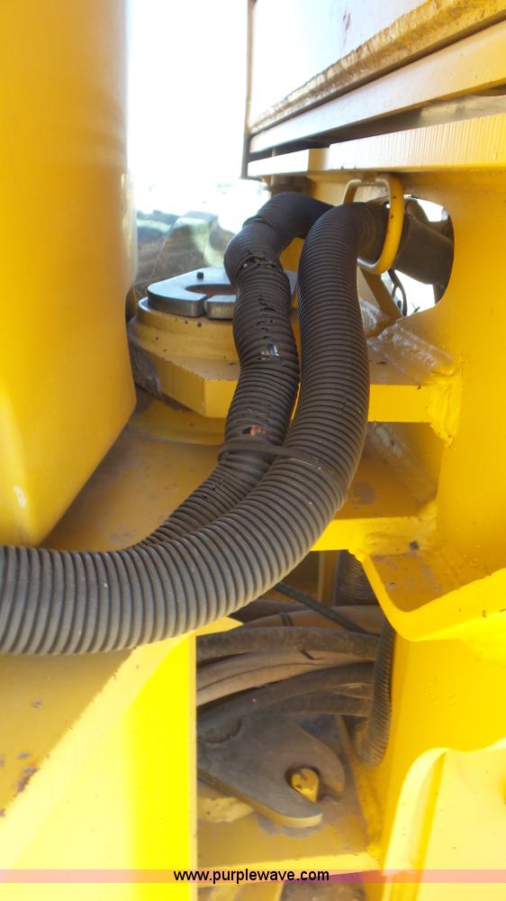 image for item L2201 1998 John Deere 670C motor grader