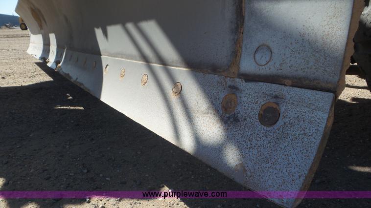 image for item L2201 1998 John Deere 670C motor grader