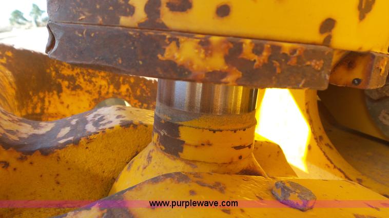 image for item L2201 1998 John Deere 670C motor grader