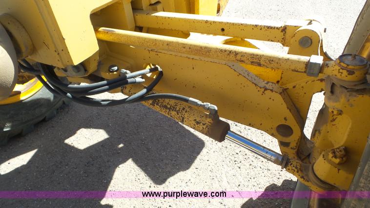 image for item L2201 1998 John Deere 670C motor grader