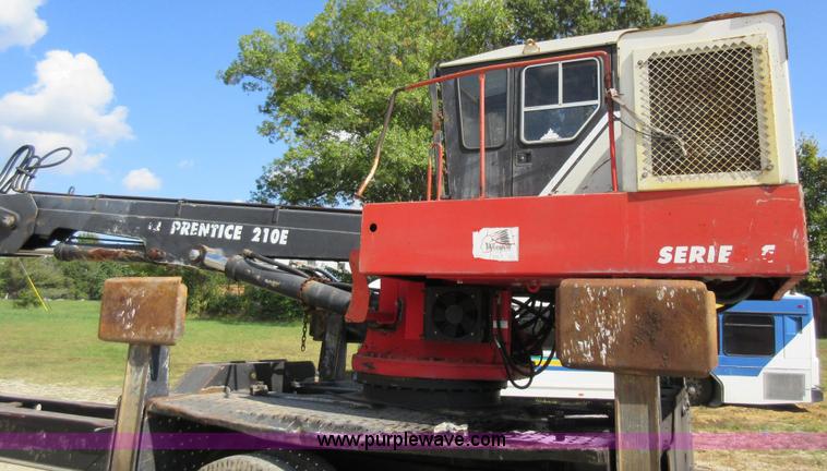 image for item L5438 1999 Prentice 210E log loader