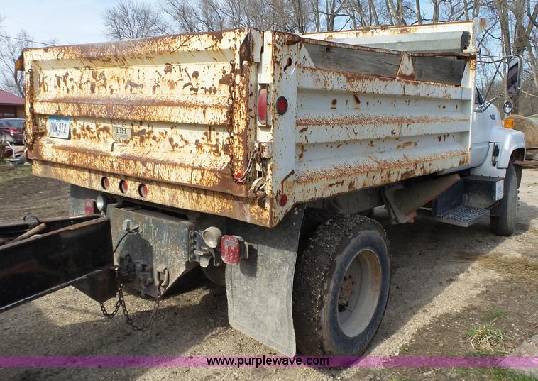 image for item L5656 2001 GMC TopKick dump truck