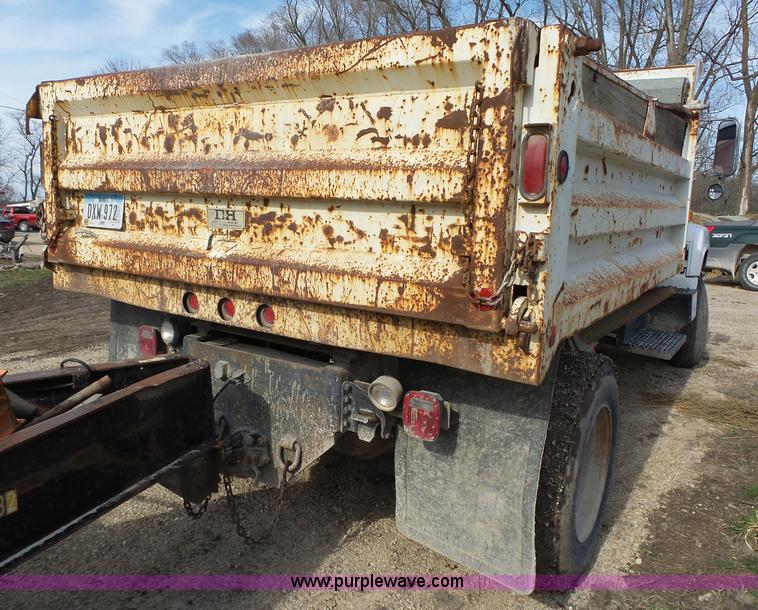 image for item L5656 2001 GMC TopKick dump truck