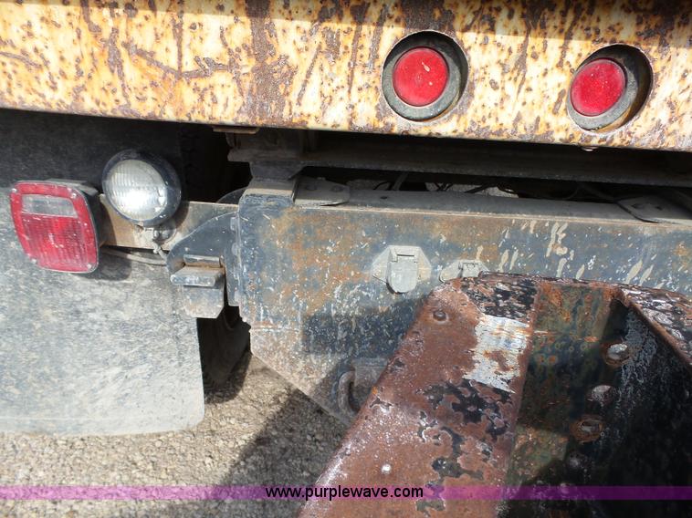 image for item L5656 2001 GMC TopKick dump truck
