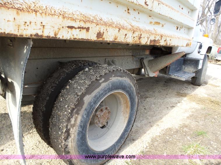 image for item L5656 2001 GMC TopKick dump truck