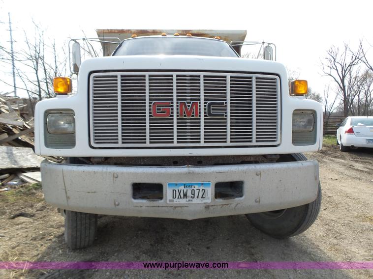 image for item L5656 2001 GMC TopKick dump truck