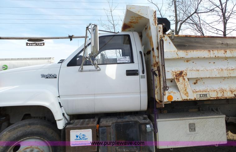 image for item L5656 2001 GMC TopKick dump truck
