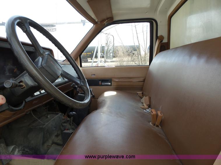 image for item L5656 2001 GMC TopKick dump truck