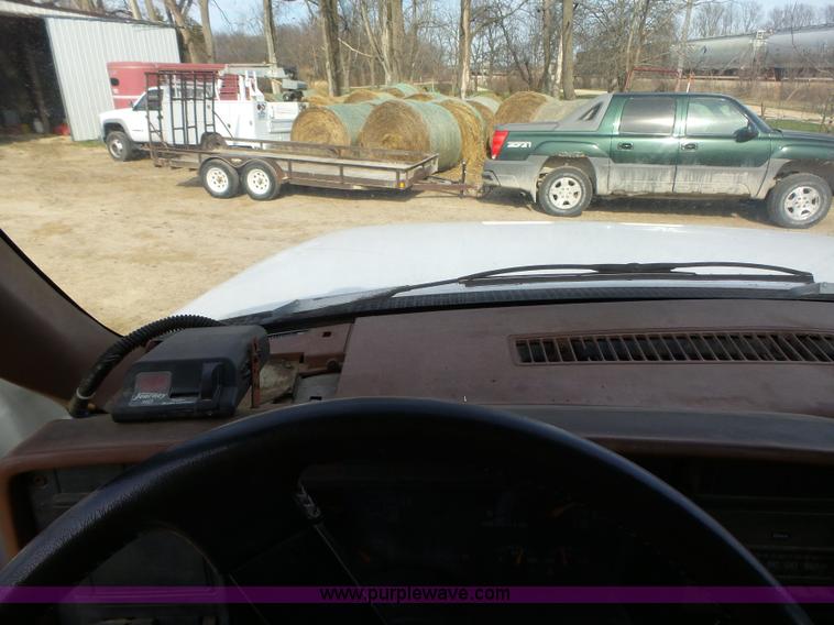 image for item L5656 2001 GMC TopKick dump truck