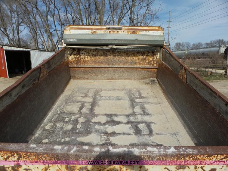 image for item L5656 2001 GMC TopKick dump truck