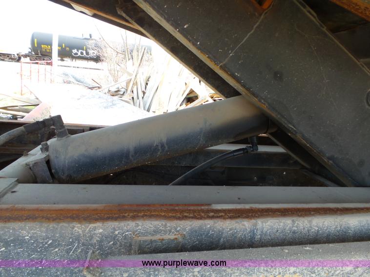 image for item L5656 2001 GMC TopKick dump truck