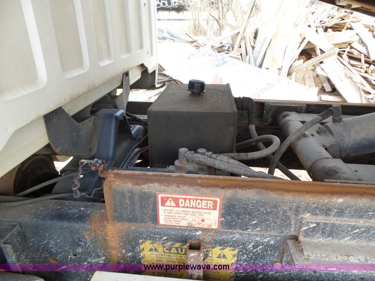 image for item L5656 2001 GMC TopKick dump truck