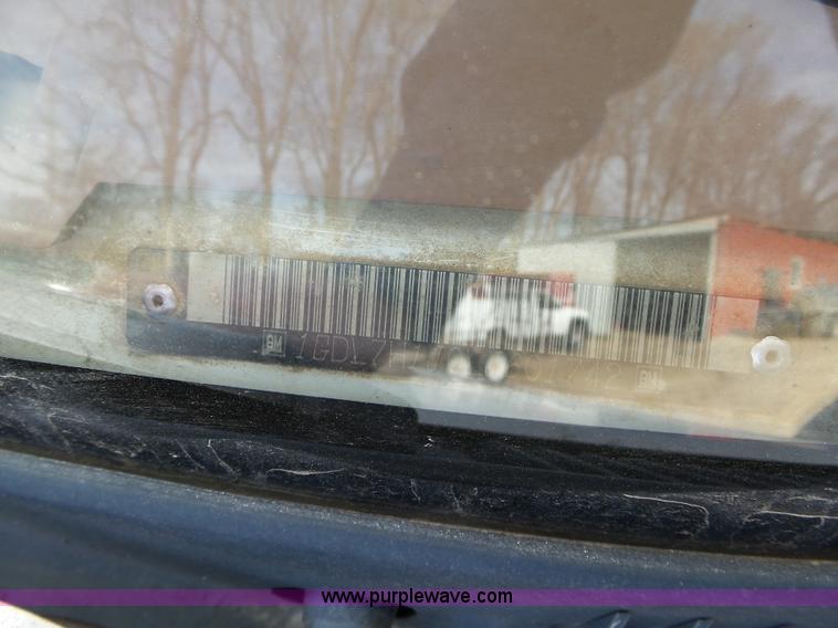 image for item L5656 2001 GMC TopKick dump truck