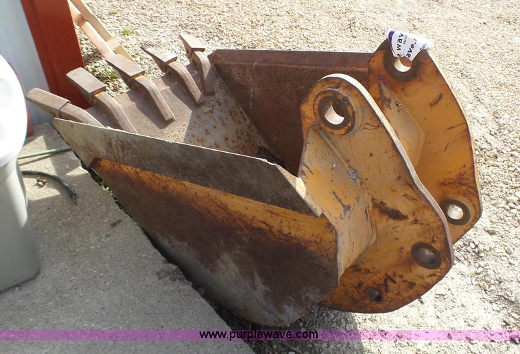 image for item L5658 Case backhoe bucket