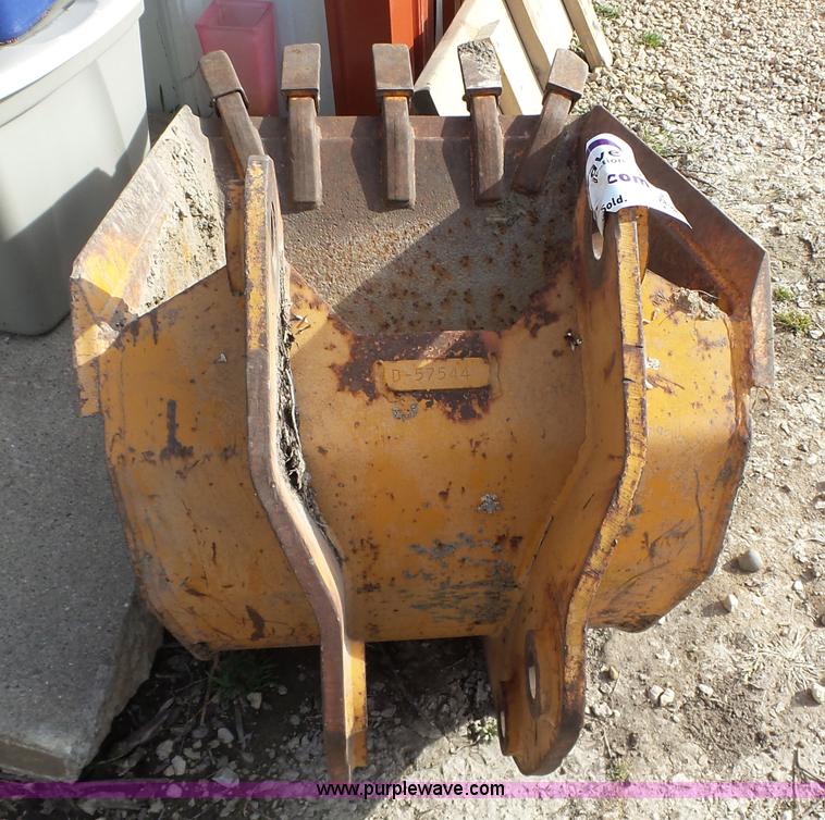 image for item L5658 Case backhoe bucket