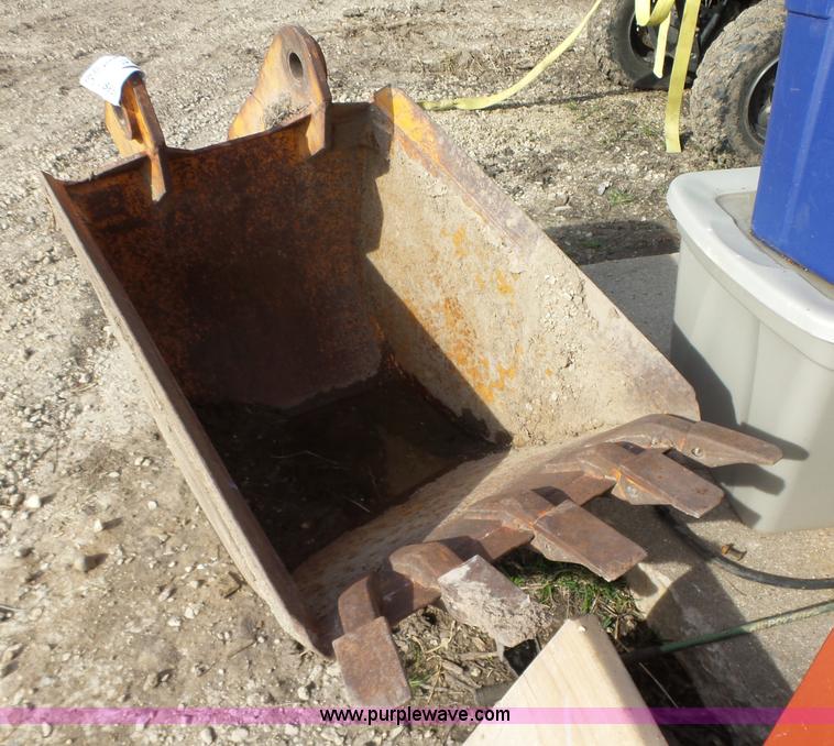 image for item L5658 Case backhoe bucket