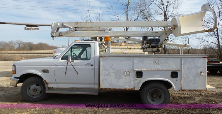 image for item L5661 1996 Ford F350 Super Duty XL utility truck with crane