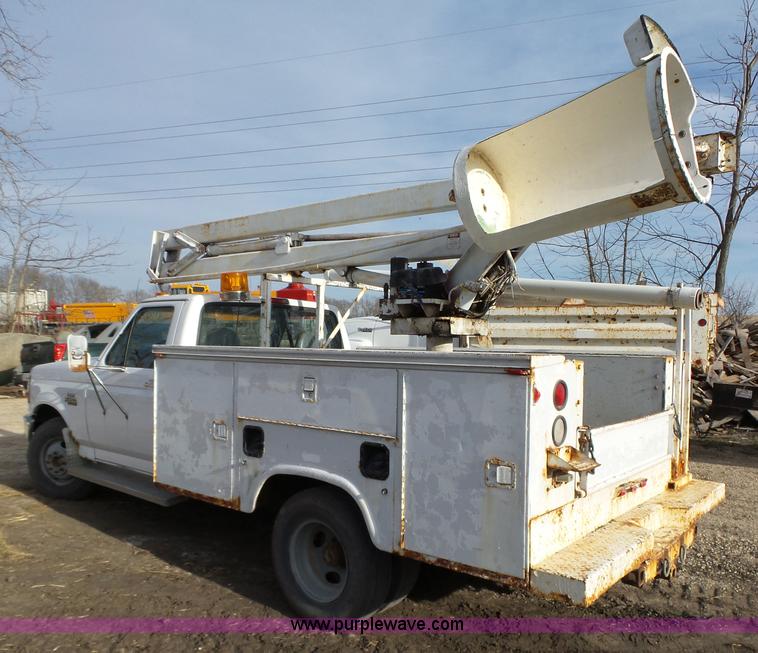 image for item L5661 1996 Ford F350 Super Duty XL utility truck with crane