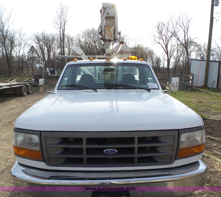 image for item L5661 1996 Ford F350 Super Duty XL utility truck with crane