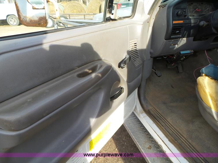 image for item L5661 1996 Ford F350 Super Duty XL utility truck with crane