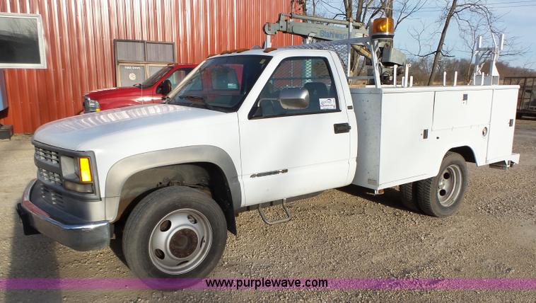 image for item L5663 1994 Chevrolet 3500HD utility truck with crane