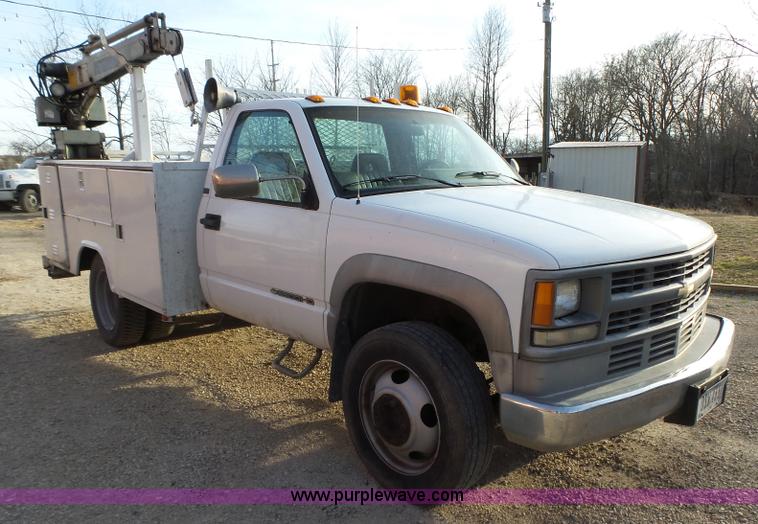 image for item L5663 1994 Chevrolet 3500HD utility truck with crane