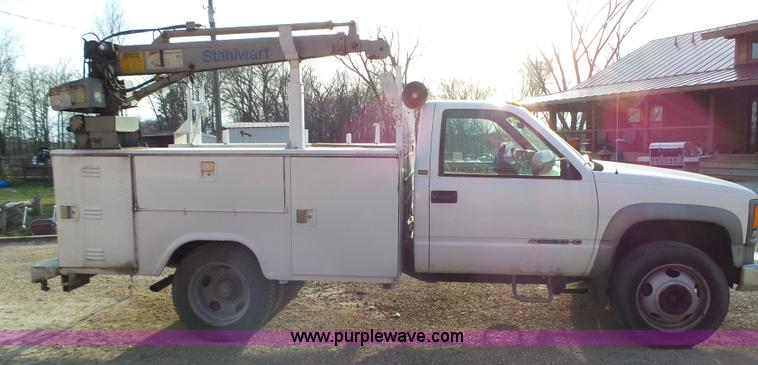 image for item L5663 1994 Chevrolet 3500HD utility truck with crane