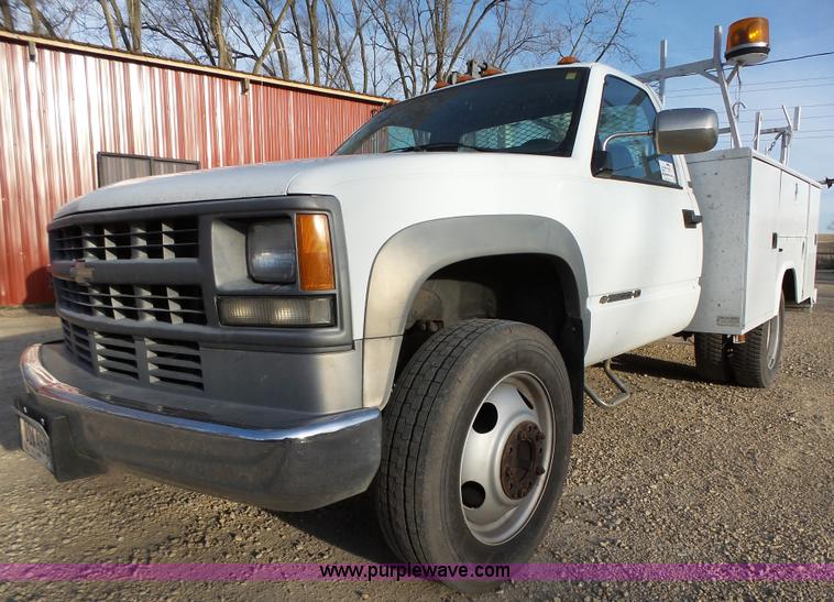 image for item L5663 1994 Chevrolet 3500HD utility truck with crane