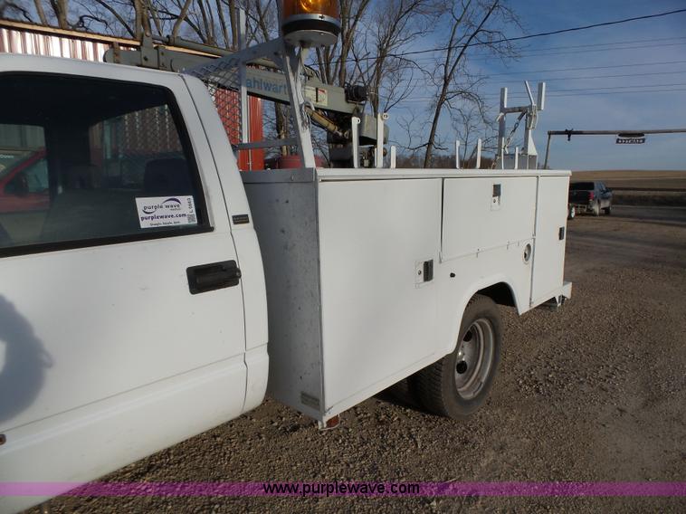 image for item L5663 1994 Chevrolet 3500HD utility truck with crane