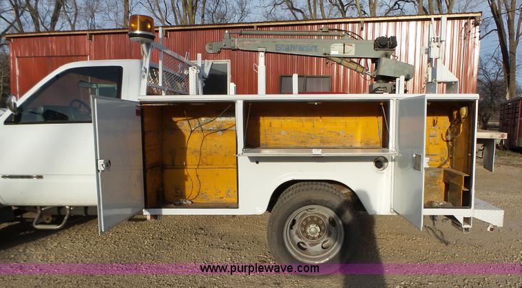 image for item L5663 1994 Chevrolet 3500HD utility truck with crane