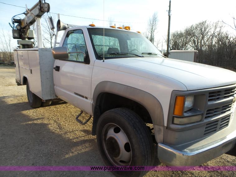 image for item L5663 1994 Chevrolet 3500HD utility truck with crane