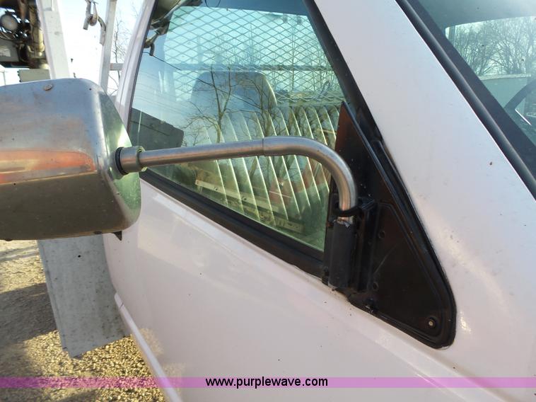 image for item L5663 1994 Chevrolet 3500HD utility truck with crane