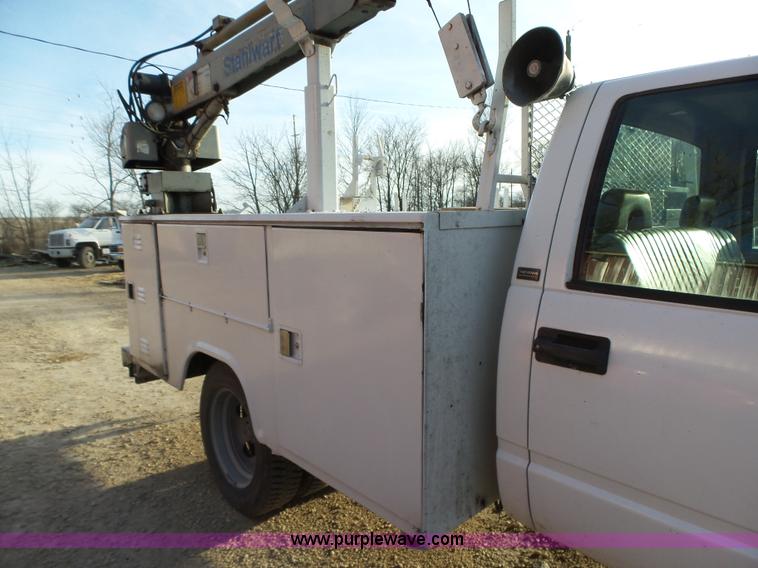 image for item L5663 1994 Chevrolet 3500HD utility truck with crane