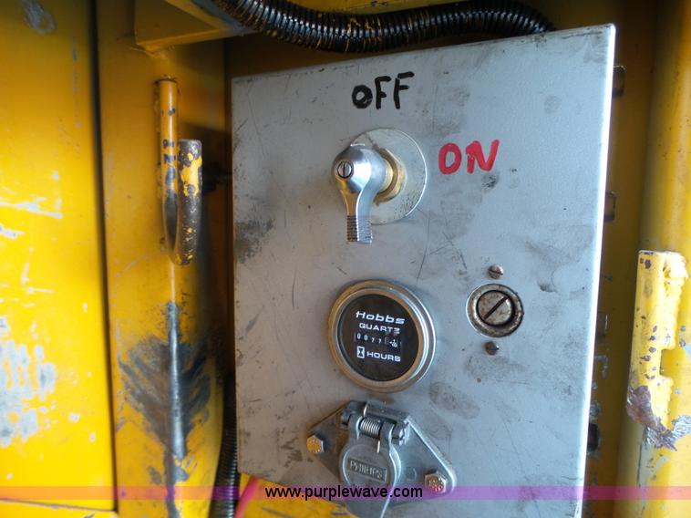 image for item L5663 1994 Chevrolet 3500HD utility truck with crane