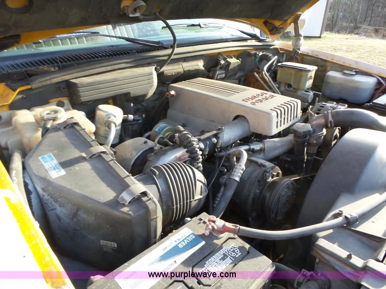 image for item L5663 1994 Chevrolet 3500HD utility truck with crane